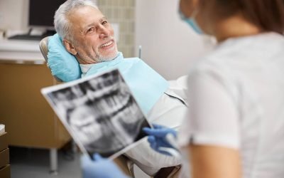 Aging Gracefully: A Guide to Dental Health for Seniors